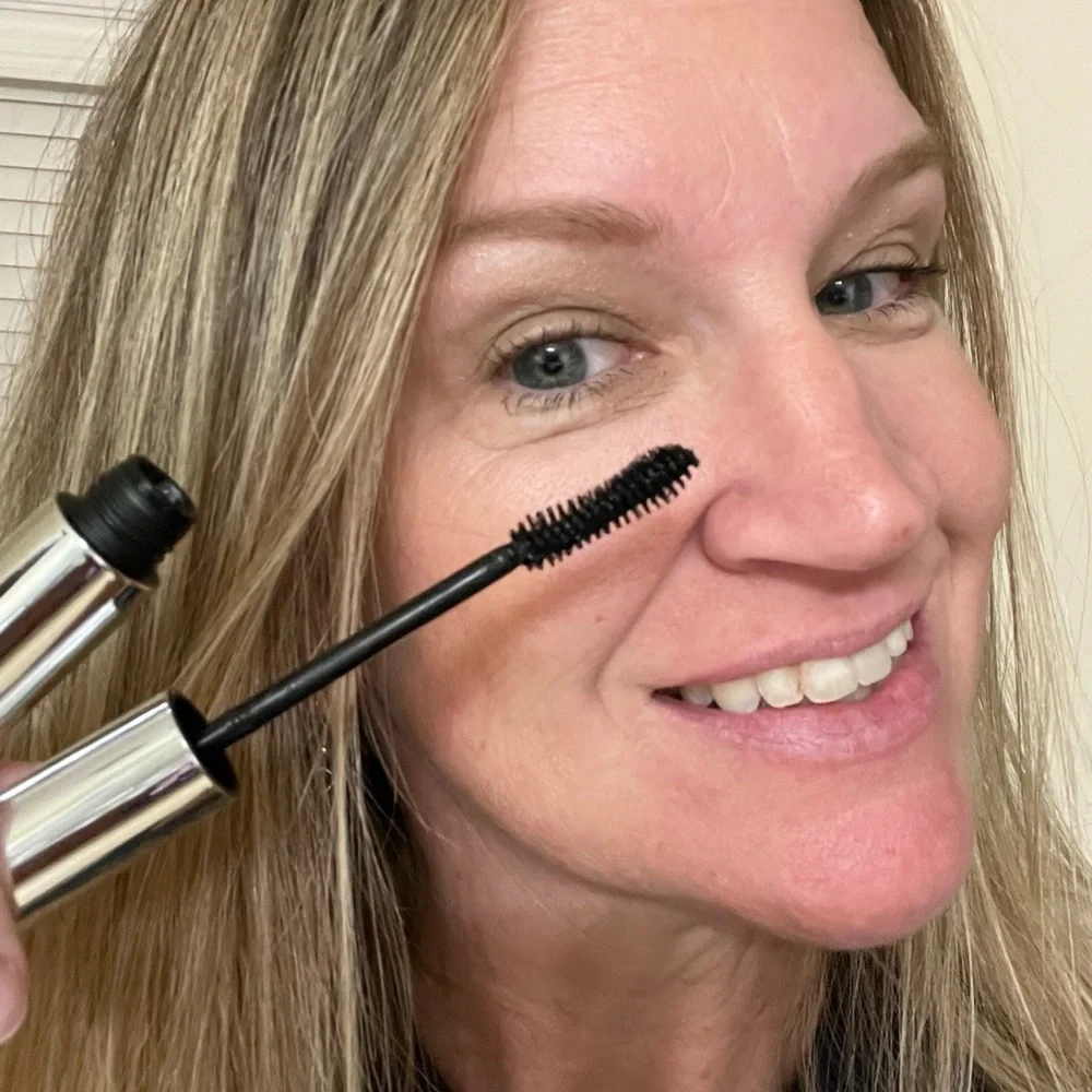Mascara - Picture 1 of 5